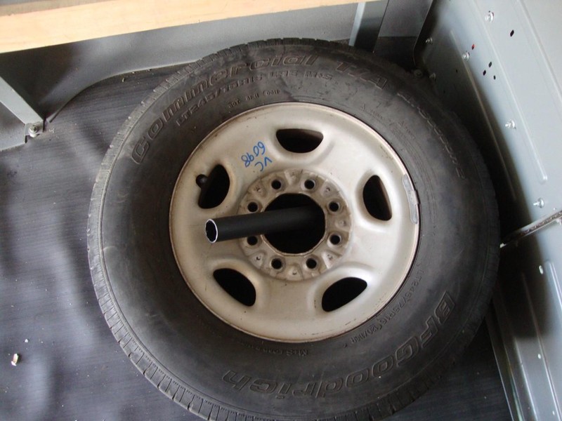 GMC Savana 2500 Vehicle Full-screen Gallery Image 19