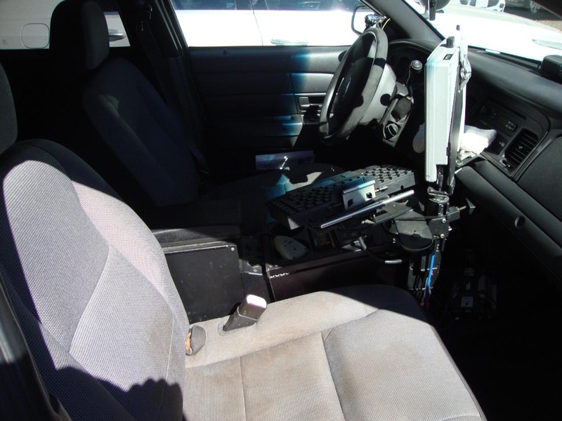 Ford Police Interceptor Vehicle Full-screen Gallery Image 06