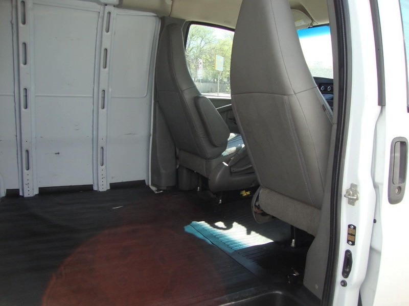 2023 Chevrolet Express Cargo Van 2500 photo 5