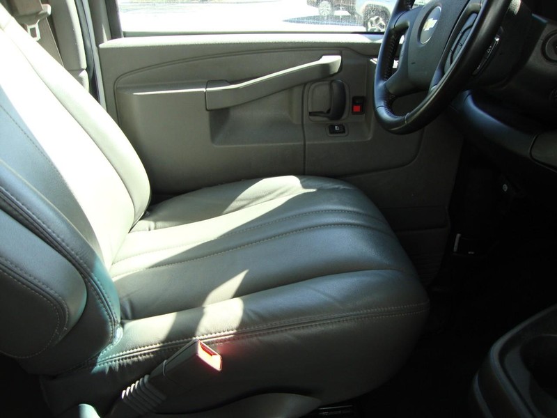 2023 Chevrolet Express Cargo Van 2500 photo 8