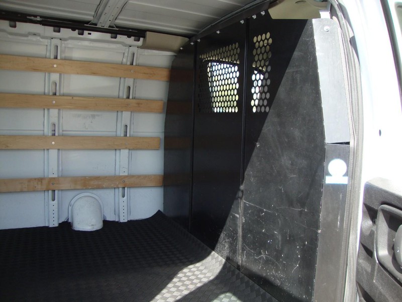 Chevrolet Express Cargo Van Vehicle Full-screen Gallery Image 05