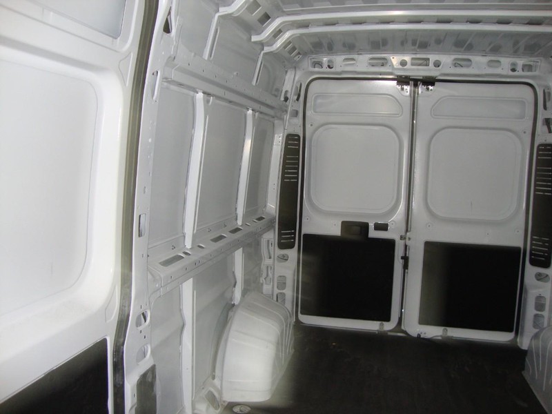Ram ProMaster Cargo Van Vehicle Full-screen Gallery Image 11