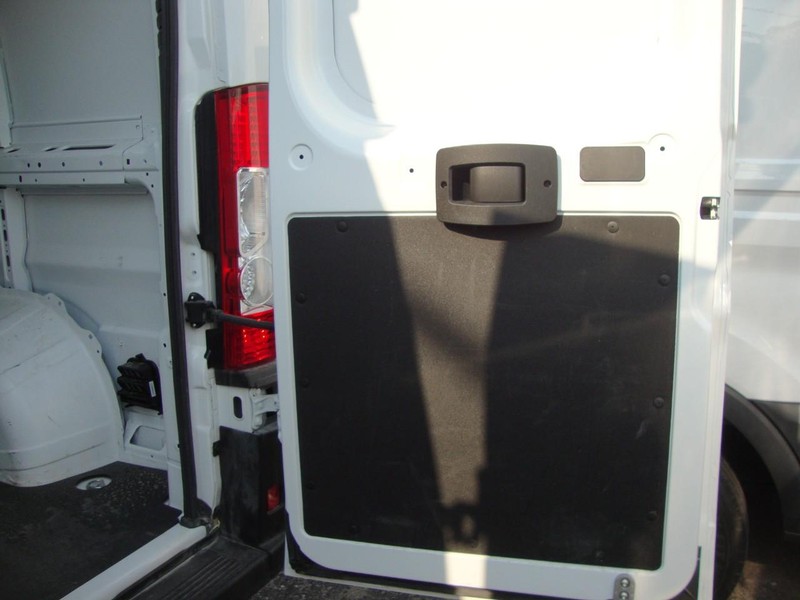Ram ProMaster Cargo Van Vehicle Full-screen Gallery Image 13