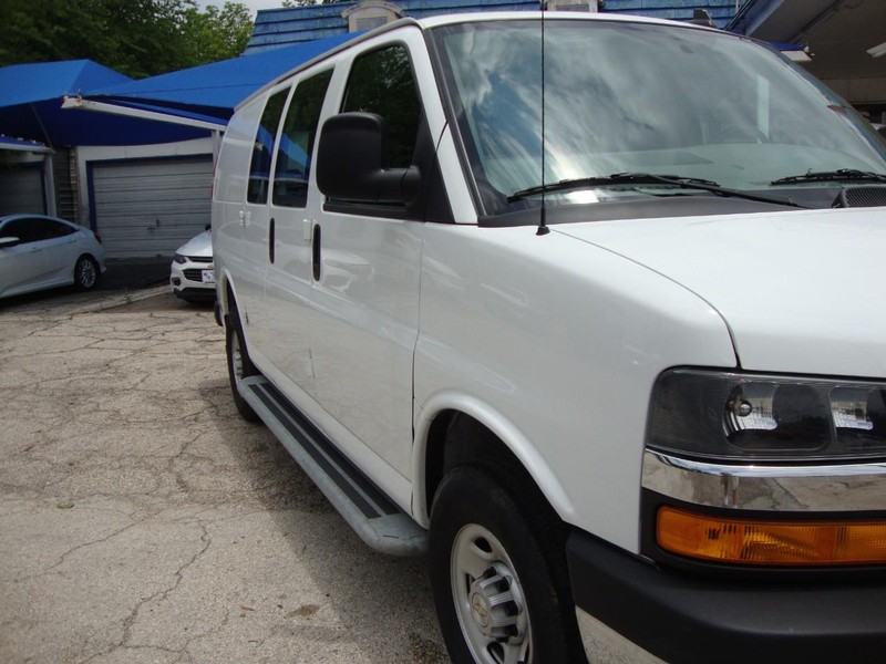 2023 Chevrolet Express Cargo Van 2500 photo 4