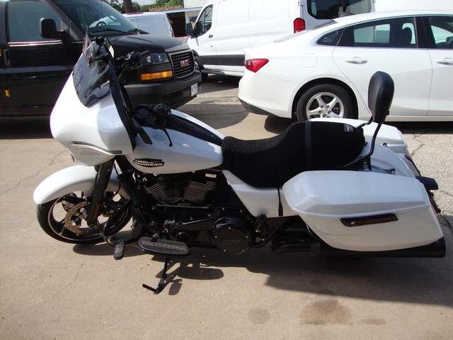 more details - harley-davidson street glide