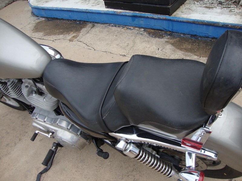 Harley-Davidson SPORTSTER 883 Vehicle Full-screen Gallery Image 07