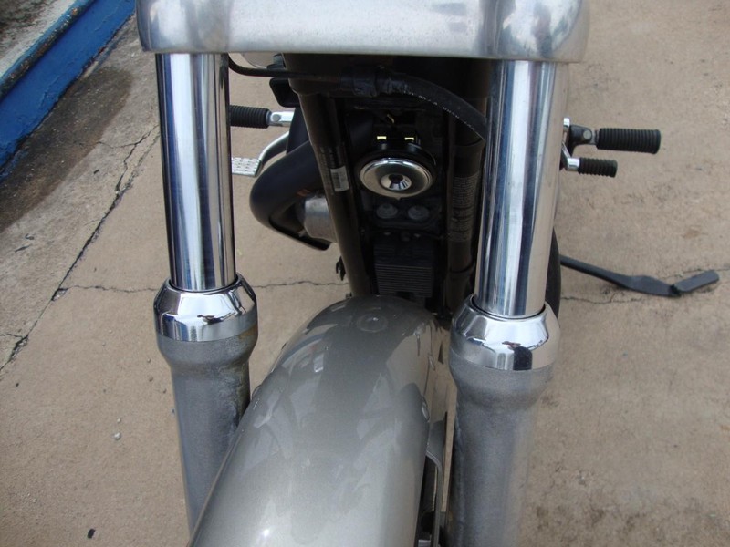 Harley-Davidson SPORTSTER 883 Vehicle Full-screen Gallery Image 10