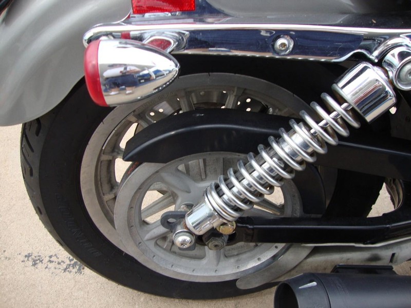 Harley-Davidson SPORTSTER 883 Vehicle Full-screen Gallery Image 11