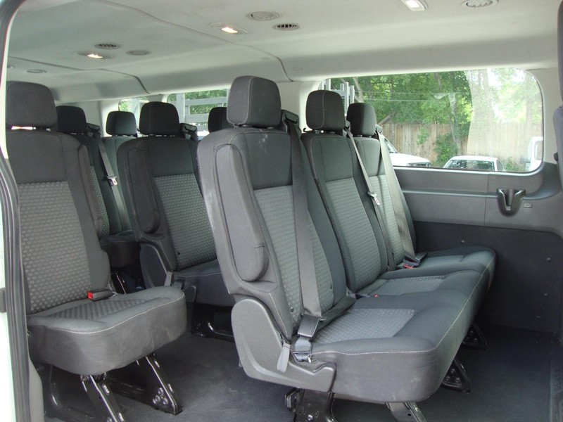 Ford Transit 350 Vehicle Full-screen Gallery Image 05