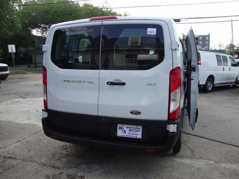 Ford Transit 350 Vehicle Full-screen Gallery Image 08