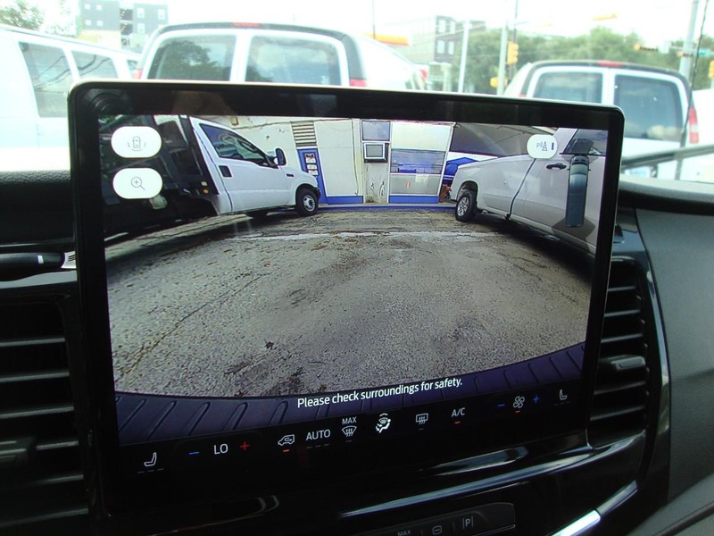2023 Ford Transit Passenger XLT photo 7