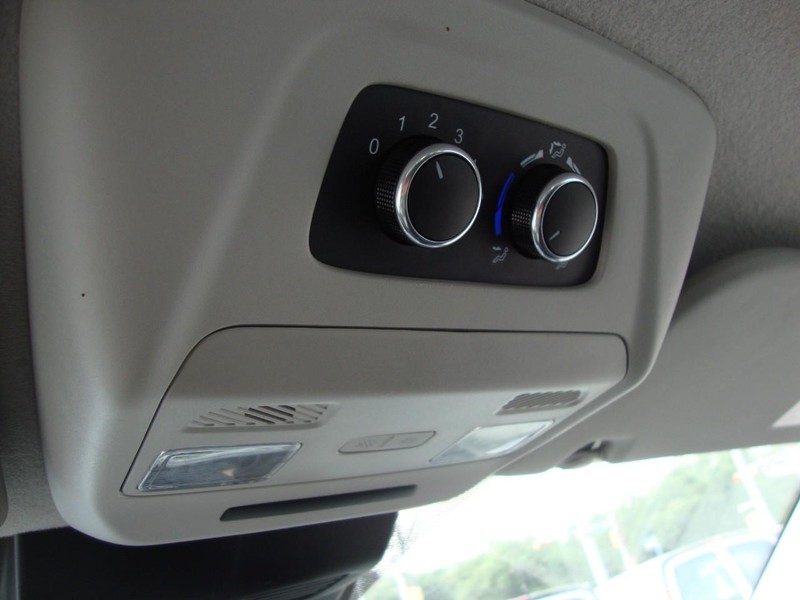 Ford Transit 350 Vehicle Full-screen Gallery Image 16