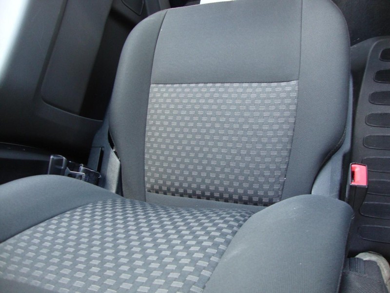 Ford Transit 350 Vehicle Full-screen Gallery Image 20