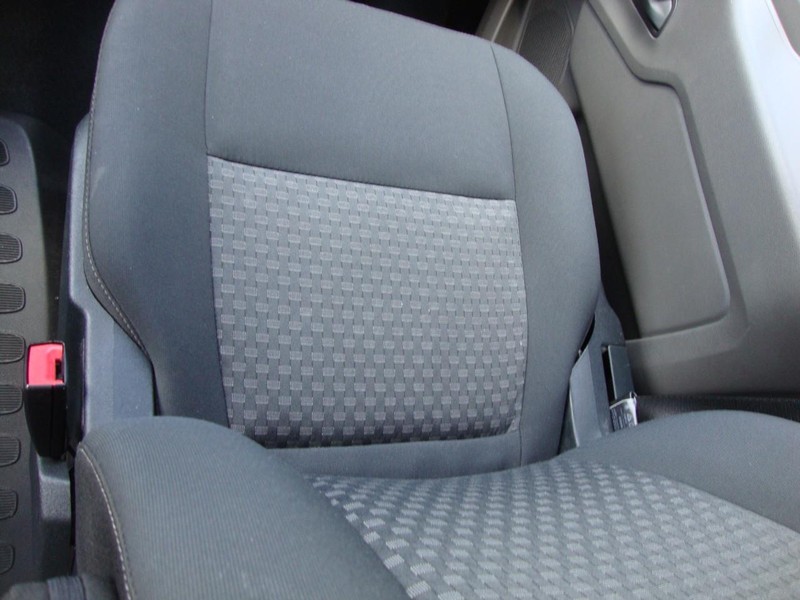 Ford Transit 350 Vehicle Full-screen Gallery Image 21