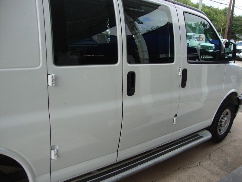 2023 Gmc Savana 2500 Cargo photo 2