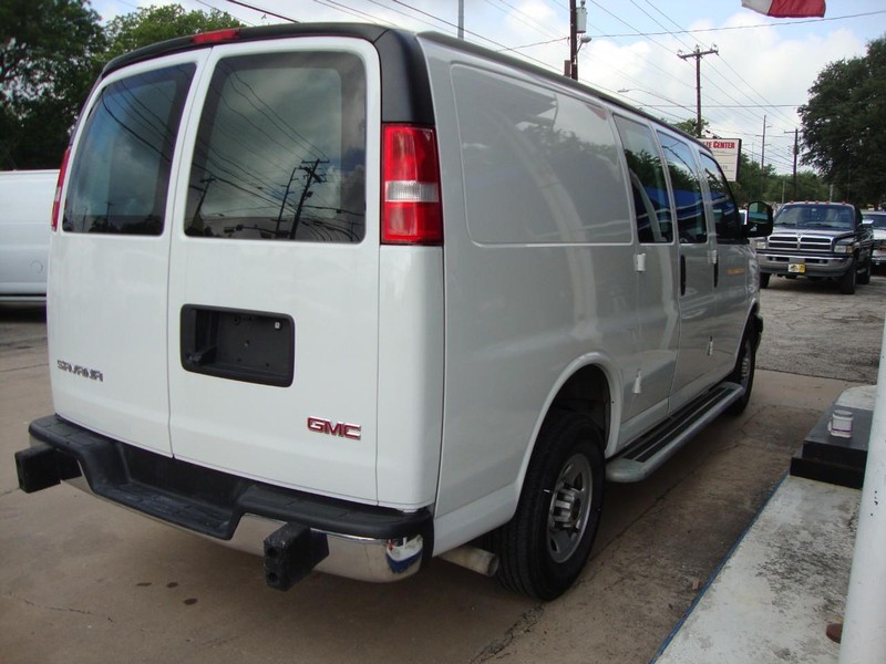 2023 Gmc Savana 2500 Cargo photo 3