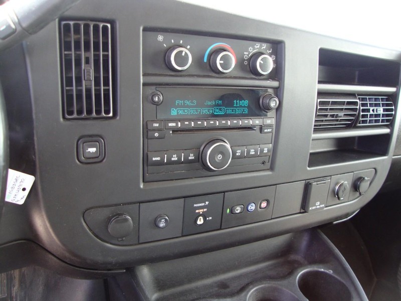 2019 Chevrolet Express Cutaway 3500 Van photo 7