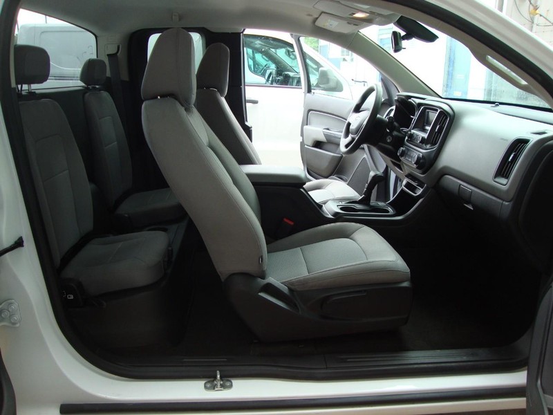 Chevrolet Colorado Vehicle Full-screen Gallery Image 02