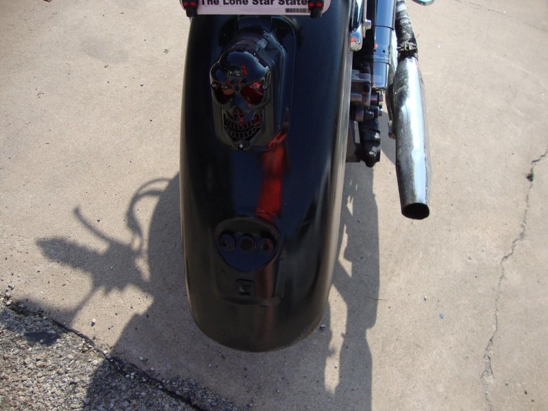 Honda SHADOW 1100 Vehicle Full-screen Gallery Image 08