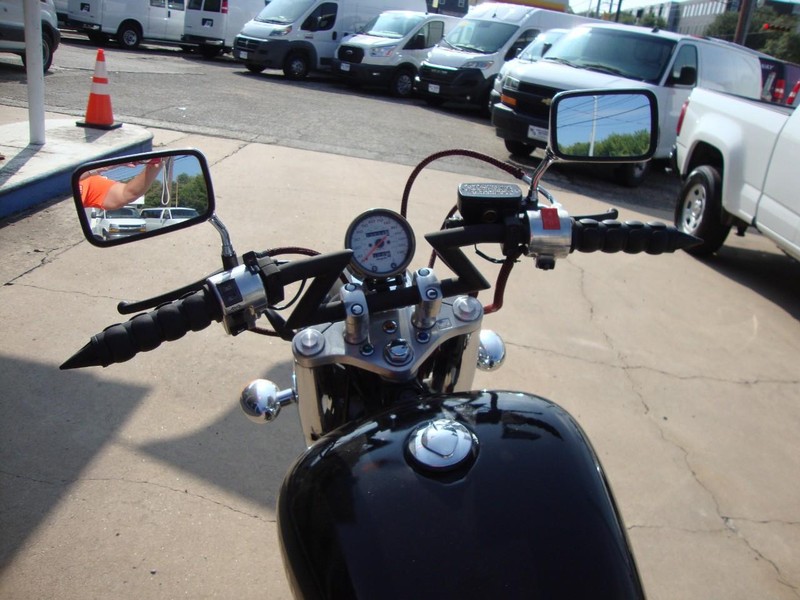 Honda SHADOW 1100 Vehicle Full-screen Gallery Image 10
