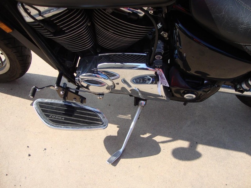 Honda SHADOW 1100 Vehicle Full-screen Gallery Image 11