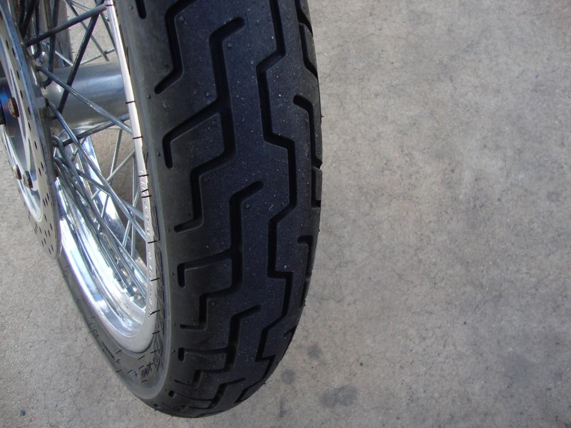 Yamaha V-STAR 650 Vehicle Full-screen Gallery Image 05