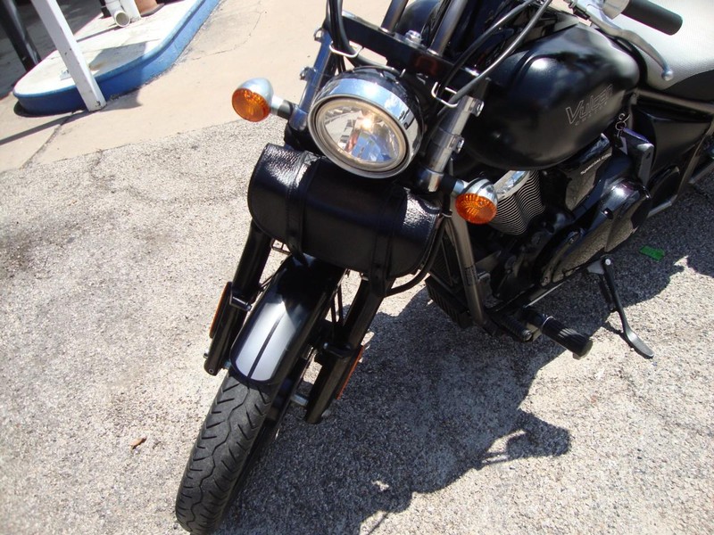 Kawasaki VULCAN 900 CUSTOM Vehicle Full-screen Gallery Image 03