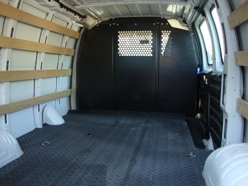 Chevrolet Express Cargo Van Vehicle Full-screen Gallery Image 05