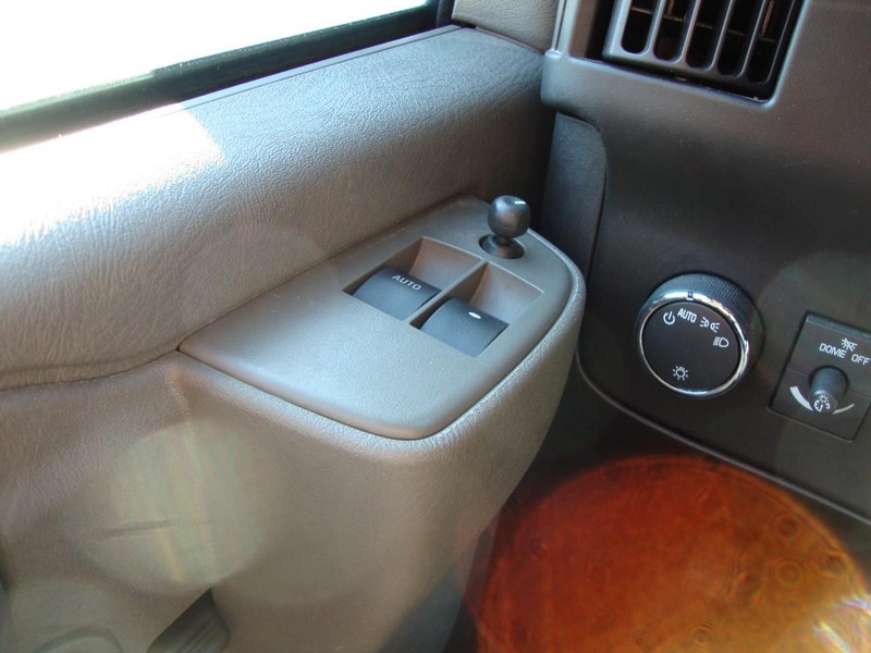 Chevrolet Express Cargo Van Vehicle Full-screen Gallery Image 10