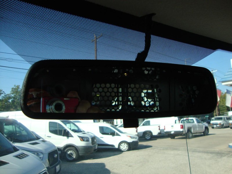 GMC Savana Cargo Van Vehicle Full-screen Gallery Image 10