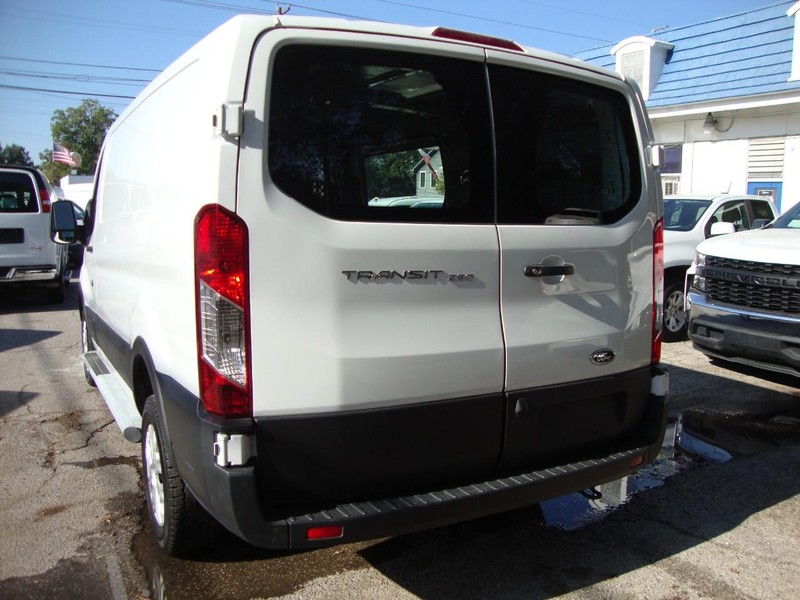 Ford Transit Cargo Van Vehicle Full-screen Gallery Image 04
