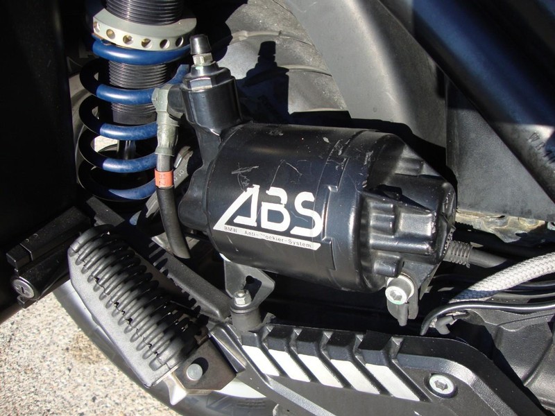 BMW K75 Vehicle Full-screen Gallery Image 02