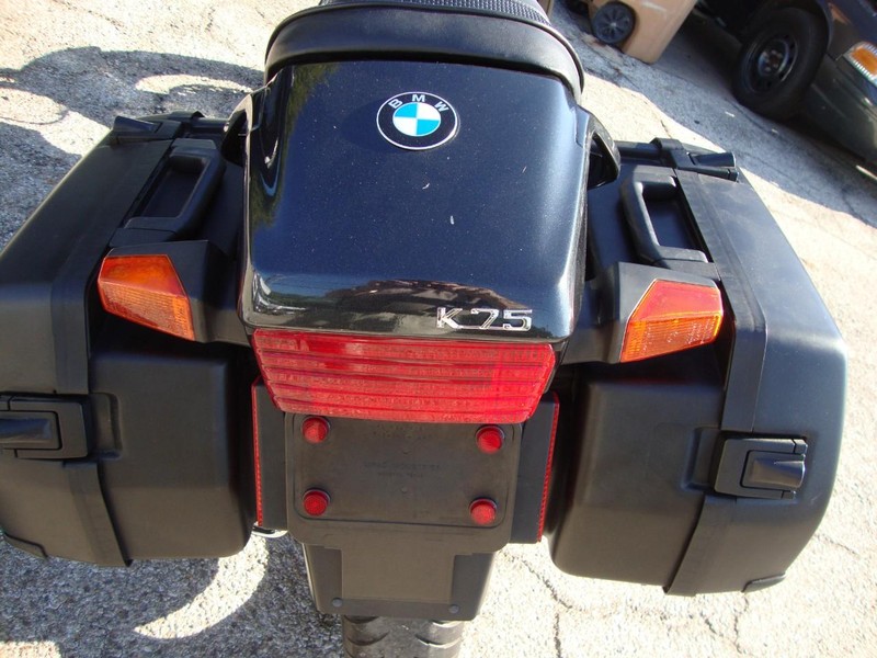 BMW K75 Vehicle Full-screen Gallery Image 03