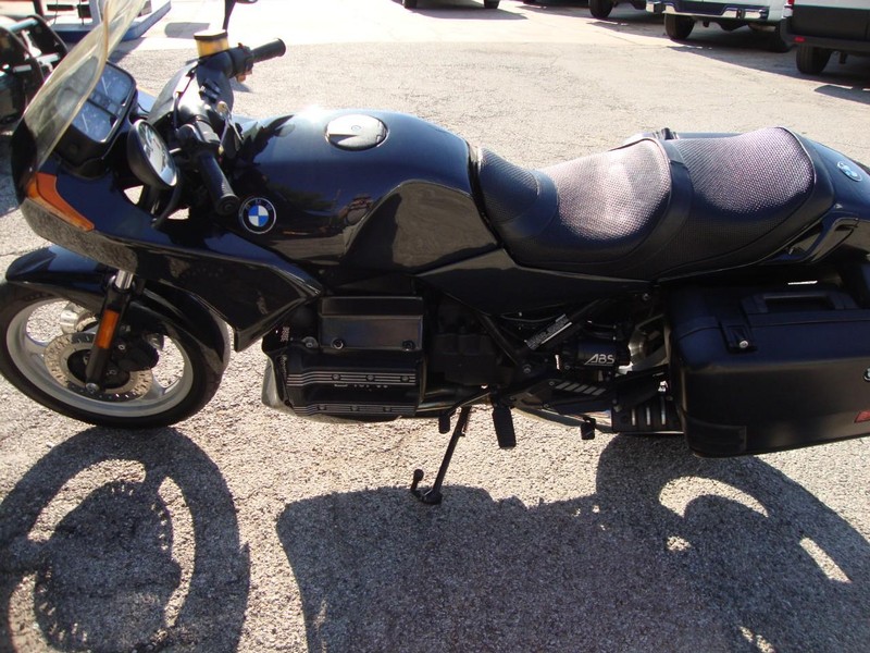 BMW K75 Vehicle Full-screen Gallery Image 05