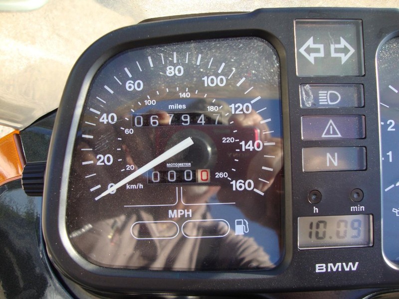 BMW K75 Vehicle Full-screen Gallery Image 06