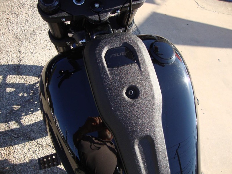 Harley-Davidson FXLRS Low Rider S Vehicle Full-screen Gallery Image 06