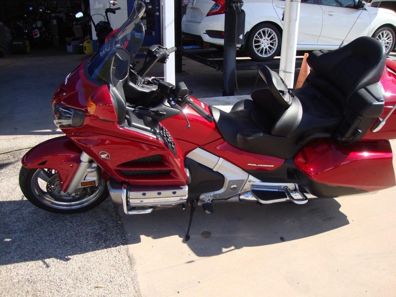 Honda GOLDWING GL18HPNAMG Vehicle Full-screen Gallery Image 02