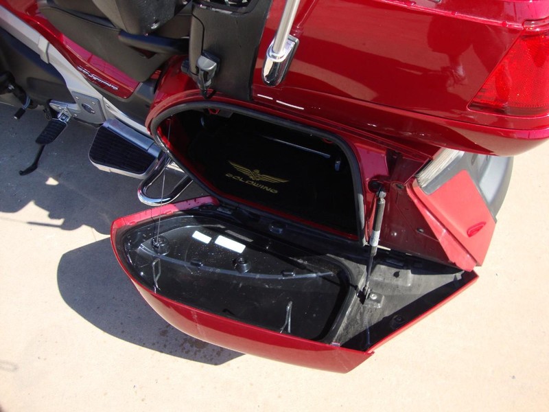 Honda GOLDWING GL18HPNAMG Vehicle Full-screen Gallery Image 07