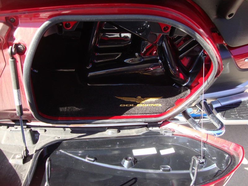 Honda GOLDWING GL18HPNAMG Vehicle Full-screen Gallery Image 09