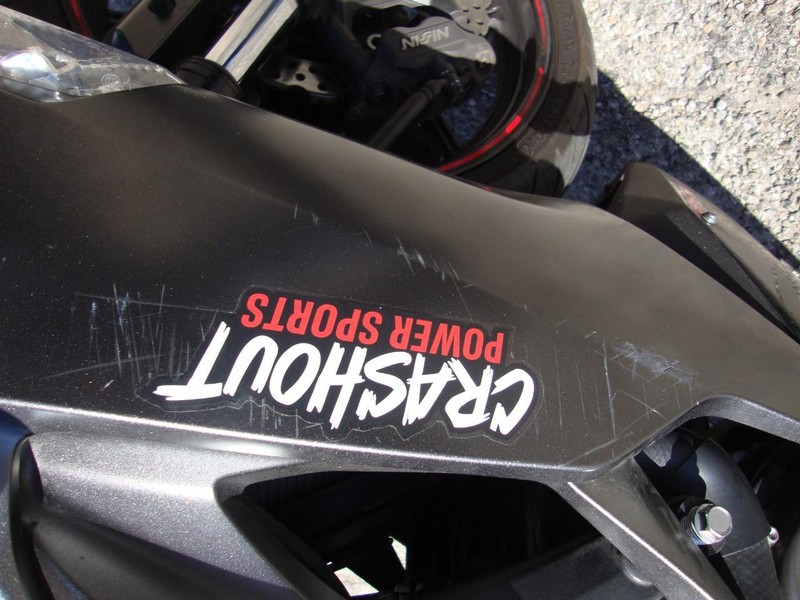 Kawasaki ZX6R NINJA Vehicle Full-screen Gallery Image 02