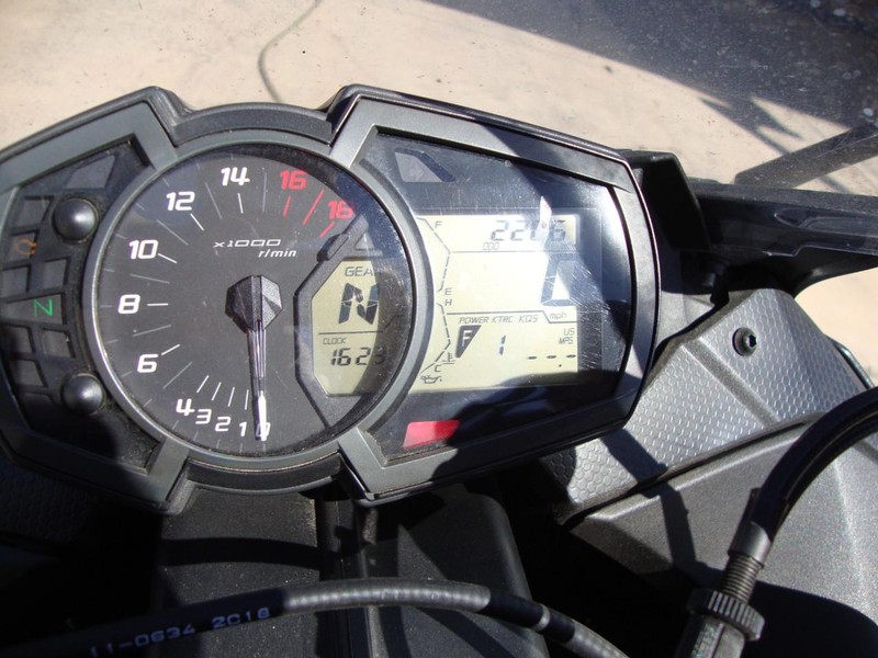 Kawasaki ZX6R NINJA Vehicle Full-screen Gallery Image 07