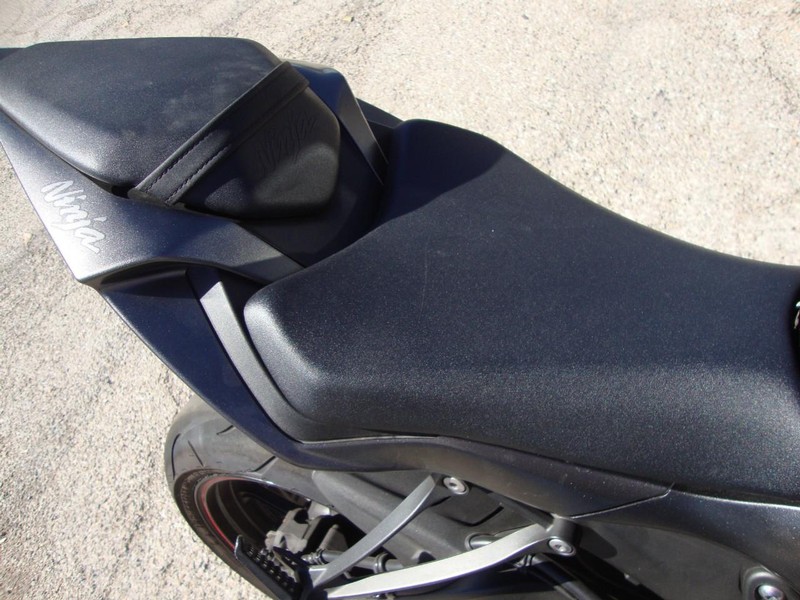 Kawasaki ZX6R NINJA Vehicle Full-screen Gallery Image 10