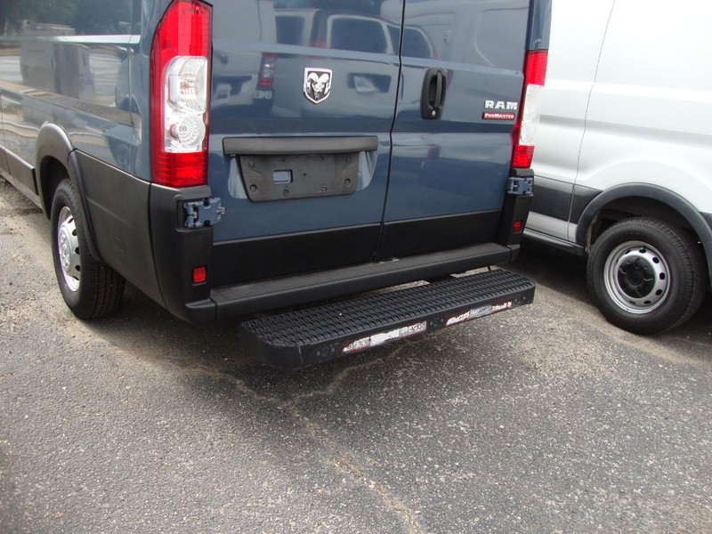 Ram ProMaster Cargo Van Vehicle Full-screen Gallery Image 03
