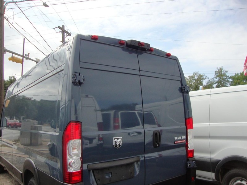 Ram ProMaster Cargo Van Vehicle Full-screen Gallery Image 04