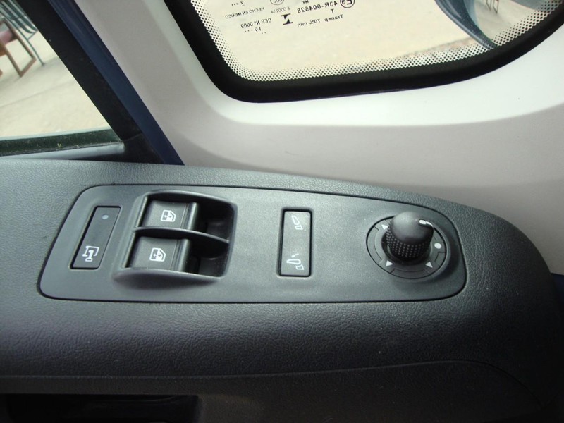 Ram ProMaster Cargo Van Vehicle Full-screen Gallery Image 14