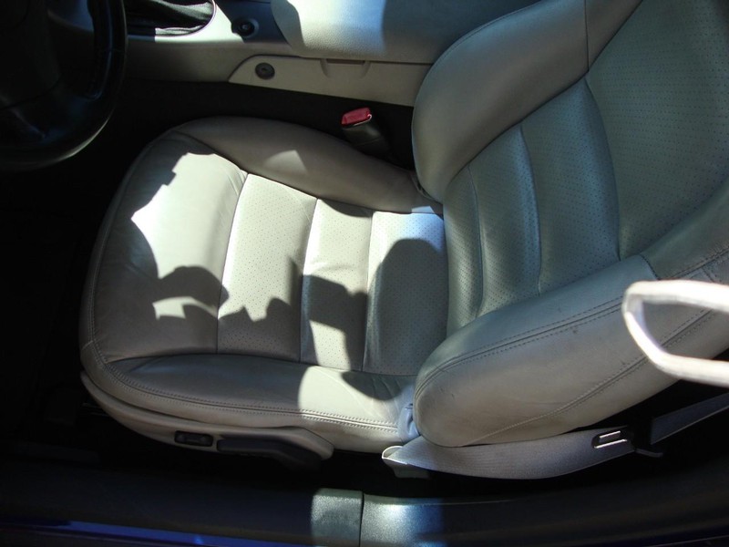 Chevrolet Corvette Vehicle Full-screen Gallery Image 05