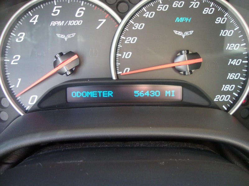 Chevrolet Corvette Vehicle Full-screen Gallery Image 07