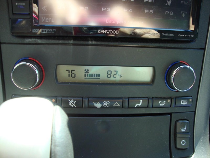 Chevrolet Corvette Vehicle Full-screen Gallery Image 09