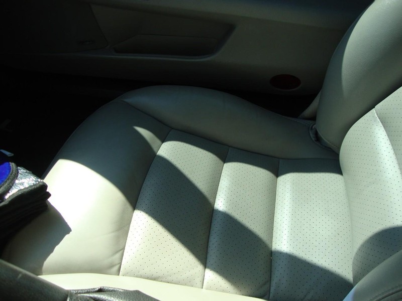 Chevrolet Corvette Vehicle Full-screen Gallery Image 10