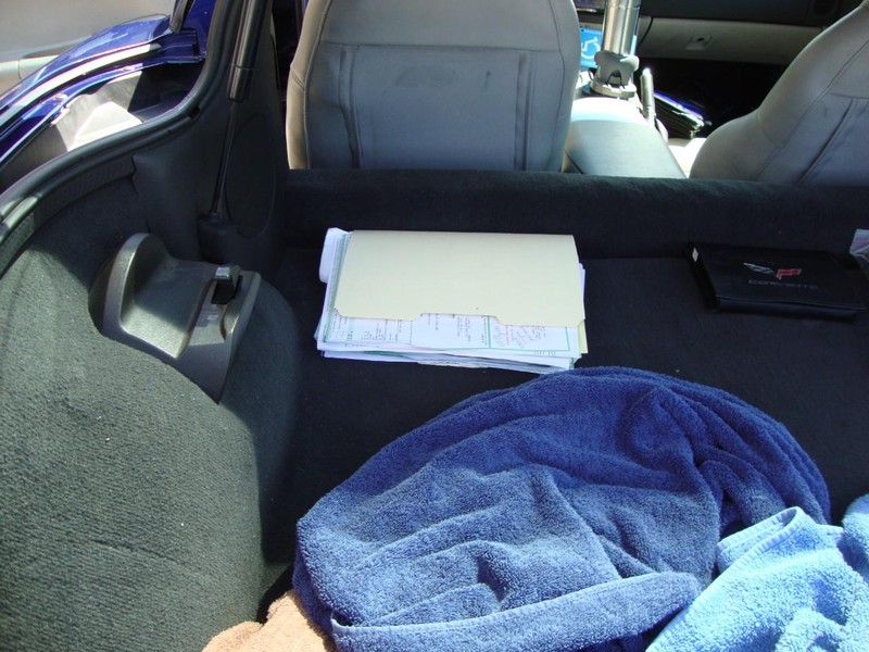 Chevrolet Corvette Vehicle Full-screen Gallery Image 11